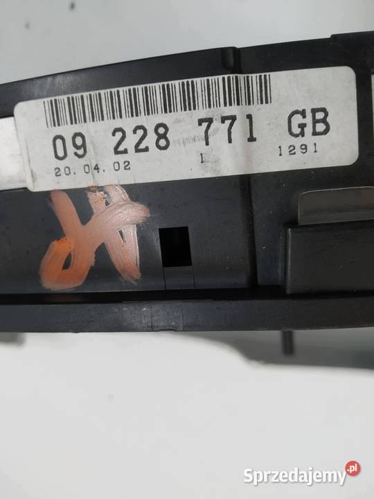LICZNIK 09228771GB 20 DTI Opel Zafira I 19992006 sprzedam