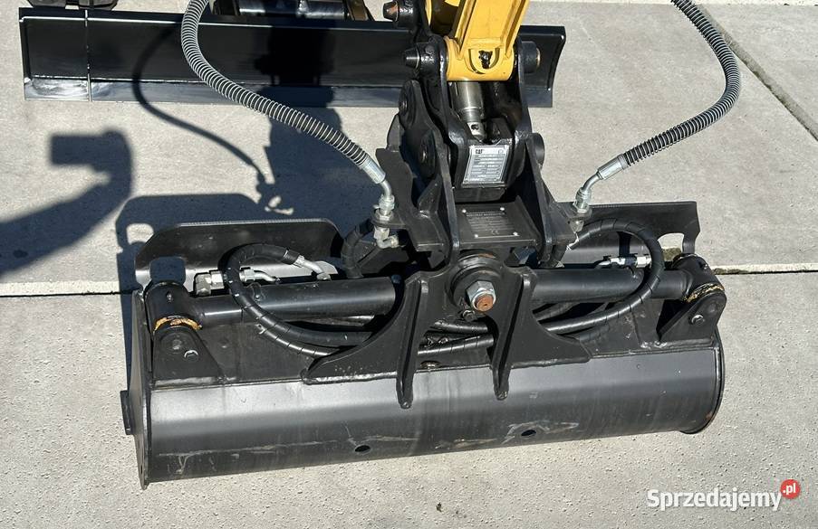 FABRYCZNIE NOWA MINIKOPARKA CATERPILLAR 302 CR Tuliszków
