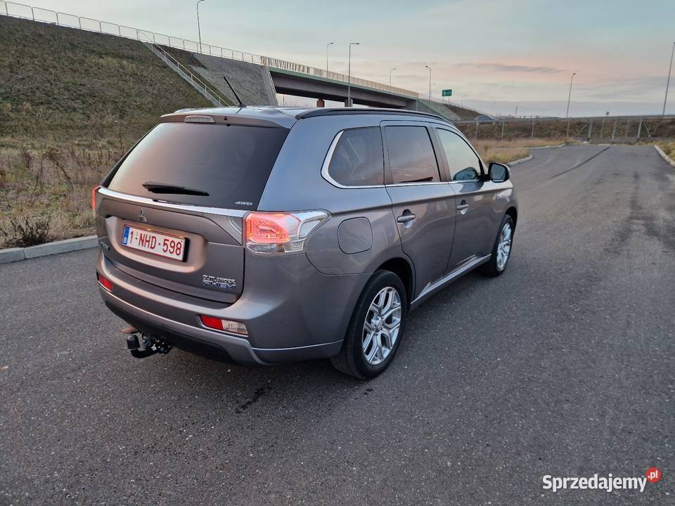 Mitsubishi Outlander 20 PHEV Instyle 4X4 radio mazowieckie Nadma