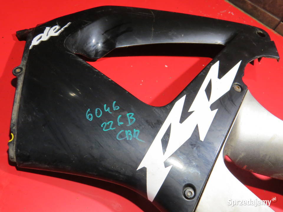 HONDA CBR 929 900 RR CBR929RR bok boczek owiewka