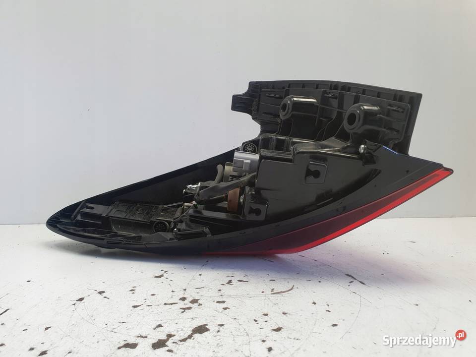 LAMPA PRAWA Toyota CHR CHR LIFT TYLNIA TYLNA osobowe Lampy tylne Rudka