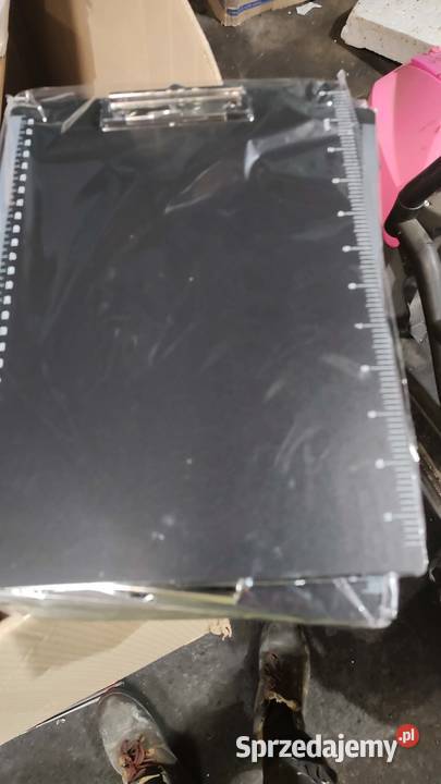 Czarna podkładka z klipsem clipboard formatu A4 Książ Wielkopolski