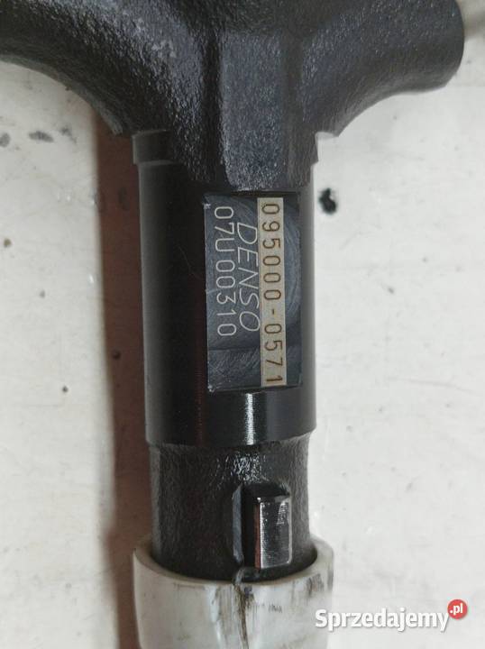 WTRYSKIWACZ 0950000571 20 D4D Toyota RAV4 II