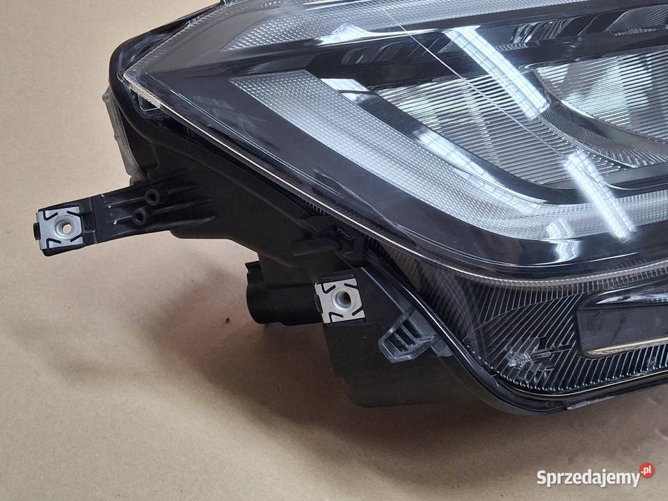 VW TAIGO REFLEKTOR PRAWY FULL LED LAMPA PRAWA Bieleń