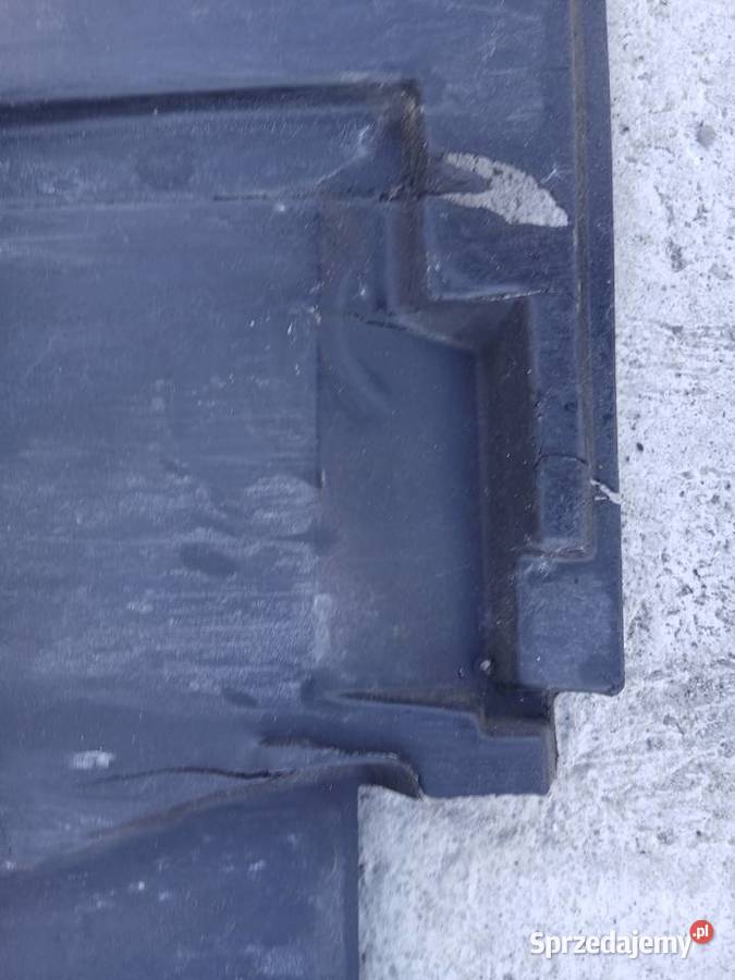 Osłona dolna pod silnik 8E0863823 AUDI A4 B6 B7 Szczerbice