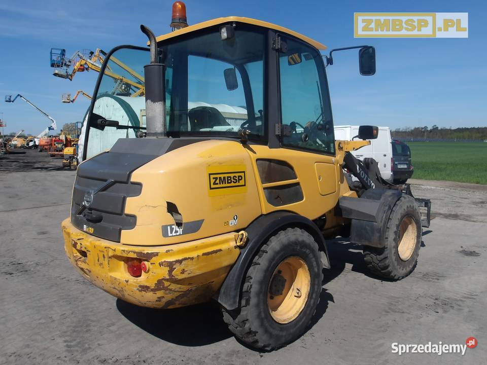 Ładowarka czołowa kołowa Volvo L25F widły Pleszew