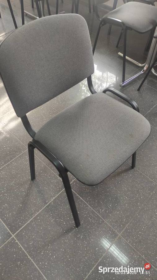 Zestaw 23 solidnych krzeseł konferencyjnych