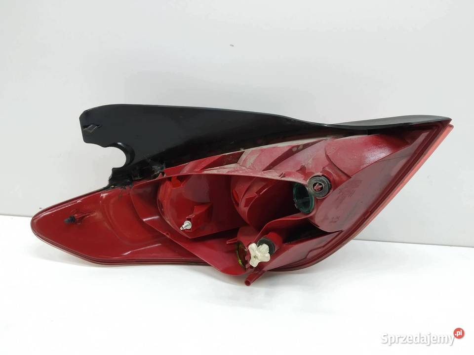 LAMPA TYŁ PRAWA 5D HB T7 9680425680 Peugeot 308 Rok produkcji 2008