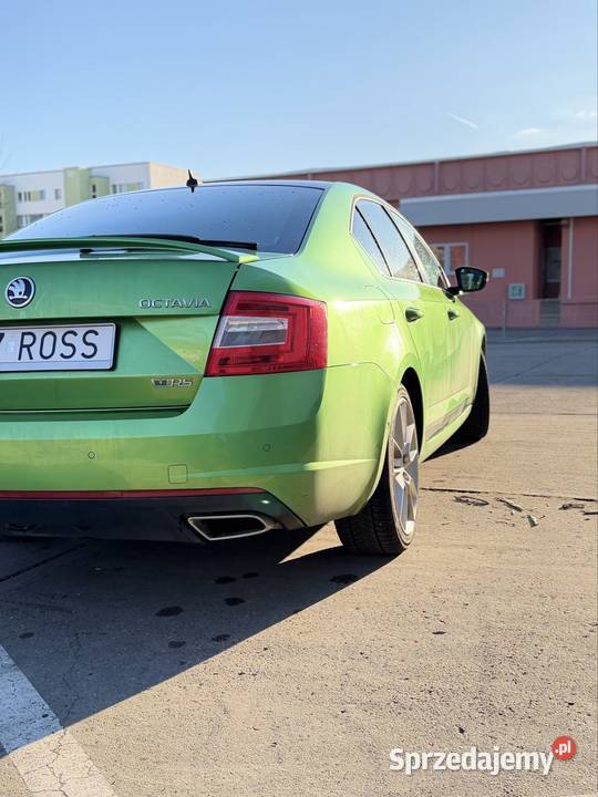 Skoda Octavia VRS 2015r sedan rally Green Pearl czujnik zmierzchu Porajów