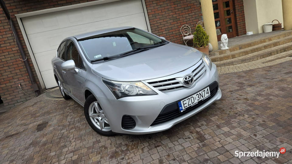 Toyota Avensis 2 0 D4D 124 T27 Salon super stan światła przeciwmgielne Aleksandrów Łódzki