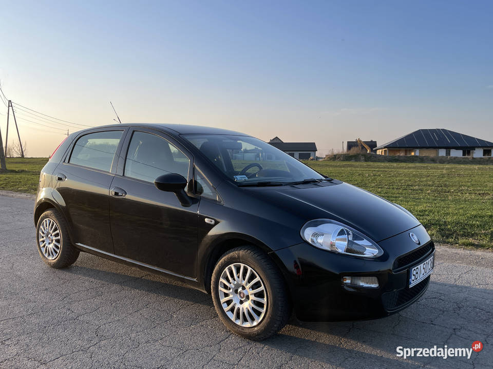Samochód Fiat Punto 14 77 czarny mały przebieg Bielsko-Biała