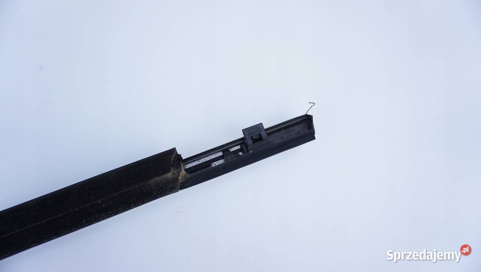 LISTWA ZGARNIAJĄCA DRZWI PRAWY TYŁ INFINITI Q50 osobowe Nowy Tomyśl
