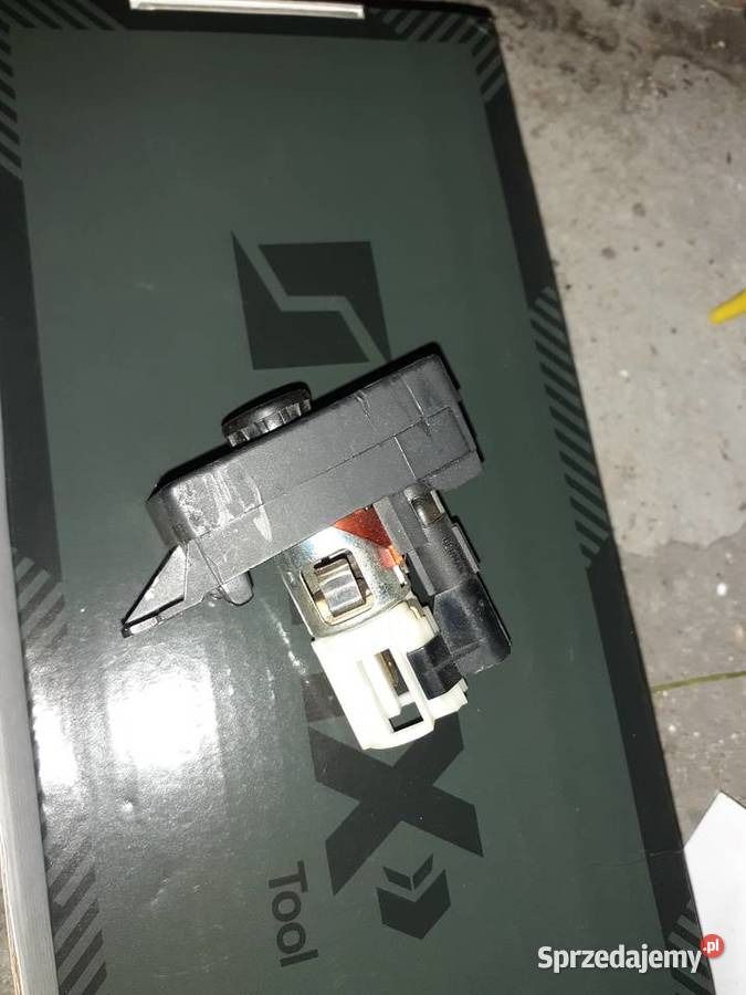 Audi 100 a6 c4 zapalniczka z gniazdem Motoryzacja Czosnów