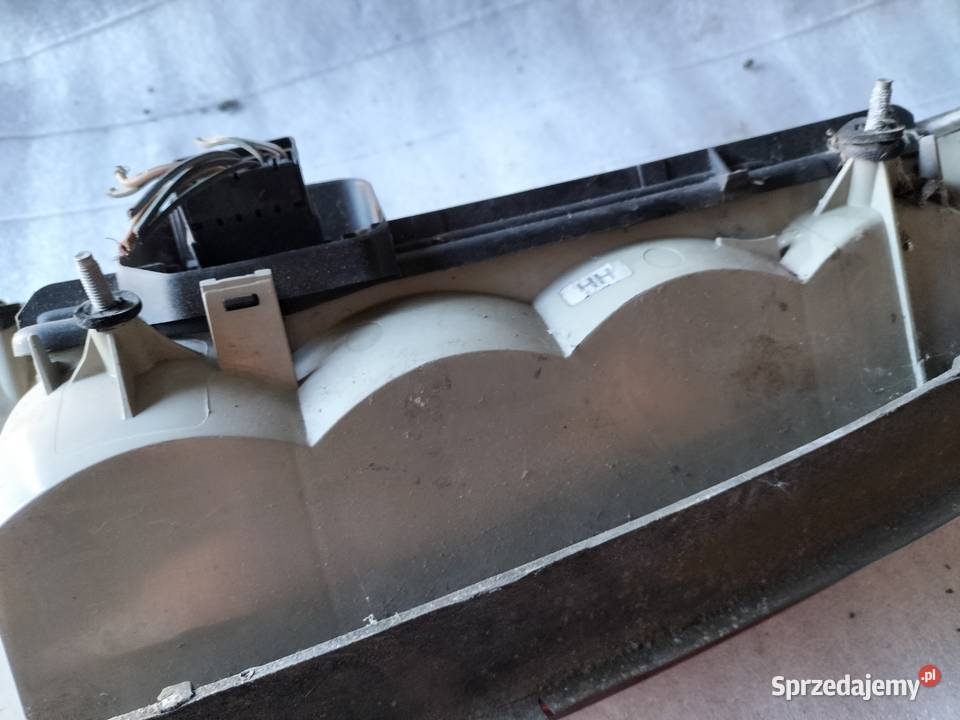OPEL ASTRA G kombi LAMPA TYŁ PRAWA Kamień-Kolonia