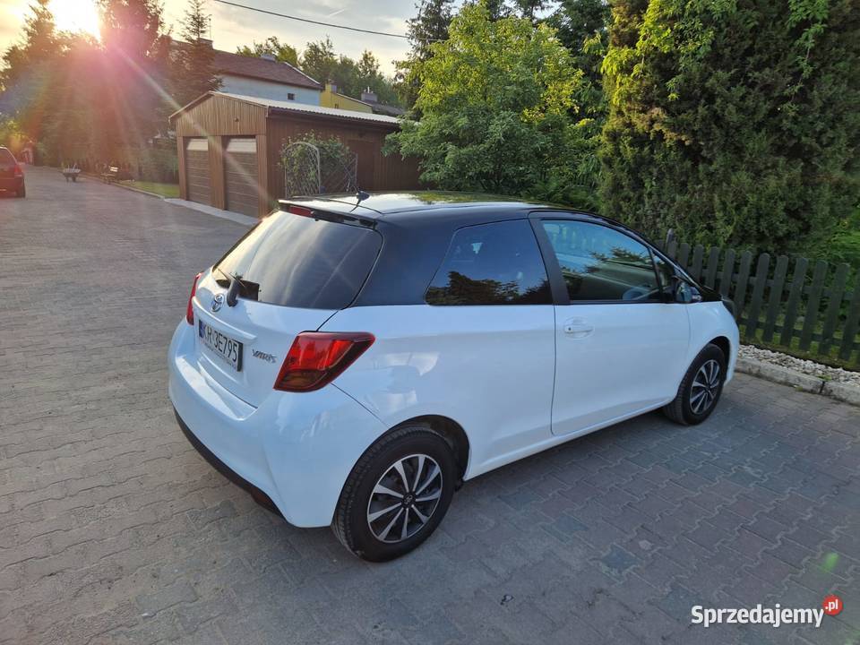 TOYOTA YARIS LIFT 10 Benzyna Oryginalny Lakier