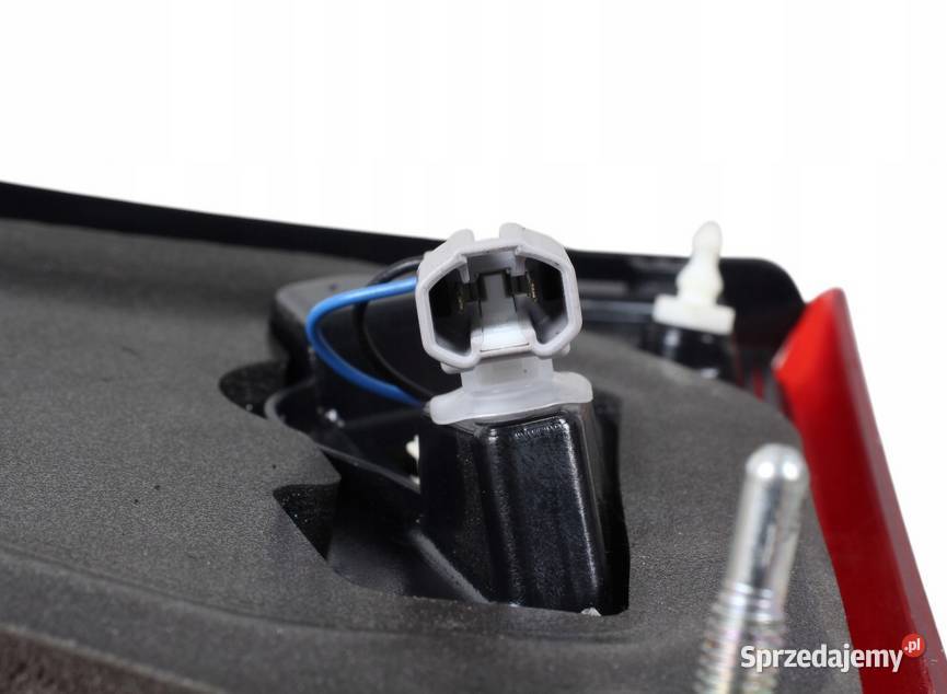 Wtyczka i kostka lampy tylnej LED w klapia Warszawa