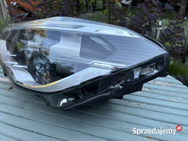 ReflektorLampa do BMW X1 F48 przed liftingiem Szadek