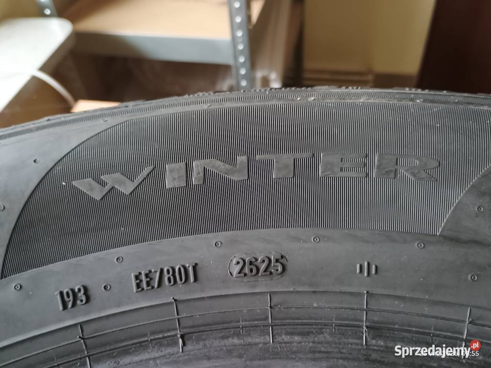 Opony zimowe PIRELLI POWERGY 215 65 17 2025 NOWE Dobryniów