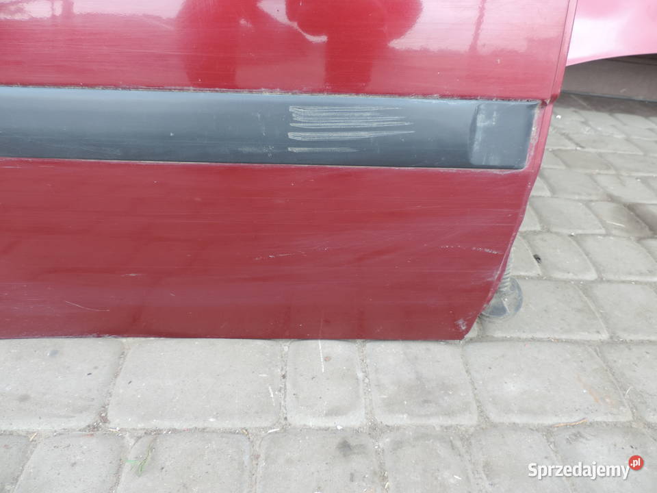 FORD FOCUS MK1 SEDAN DRZWI PRAWY TYŁ KOLOR P8 Drzwi Drzwi małopolskie Nowy Sącz