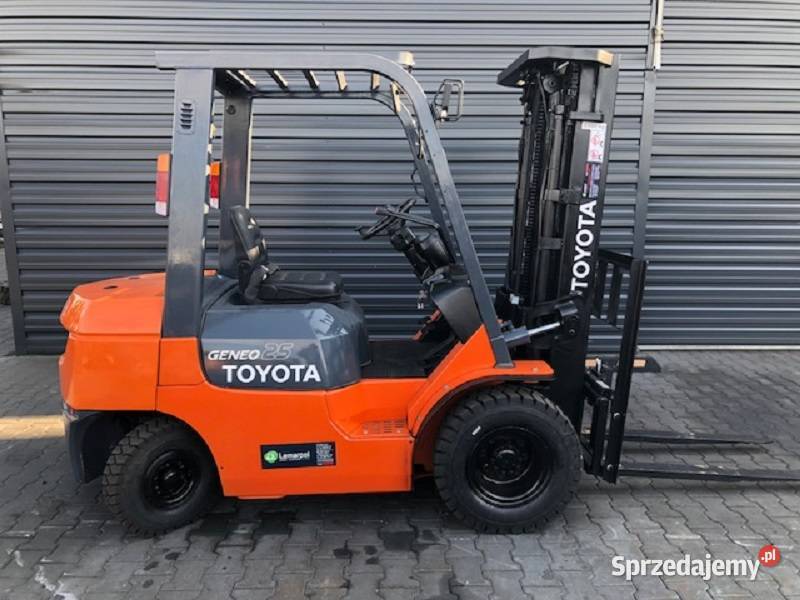 WÓZEK WIDŁOWY TOYOTA 627FDF25 Zator