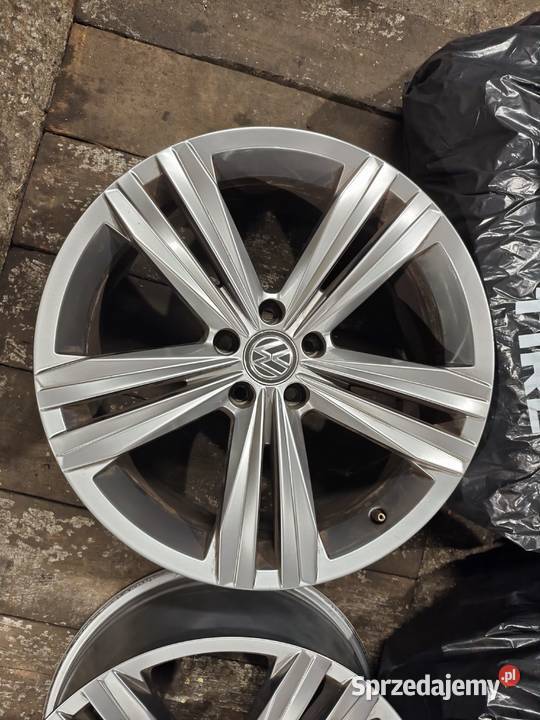 Felgi 19 koła 19 VW TOUAREG 2018 sprzedam
