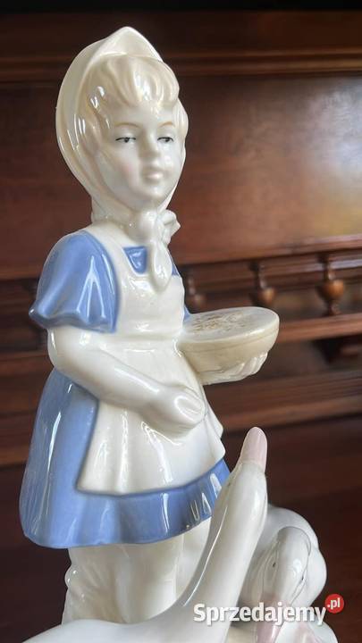 Figurka dziewczynki karmiącej gąski Syg GDR i Gdańsk sprzedam