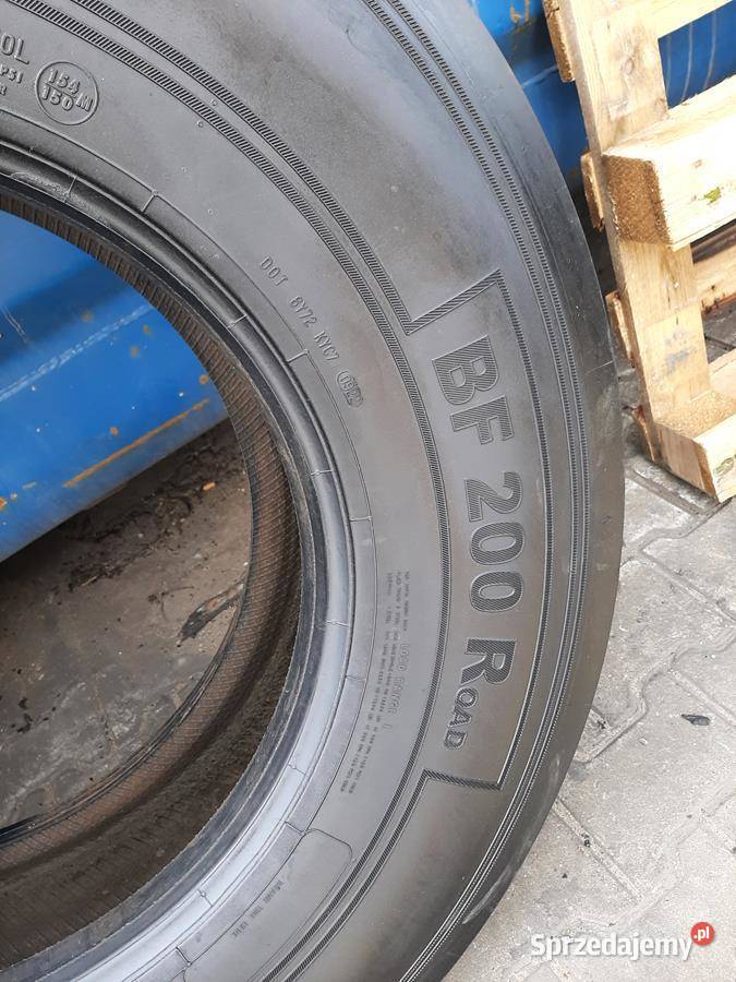 Opona używana ciężarowa 31580R225 BARUM BF 200 Zaścianki