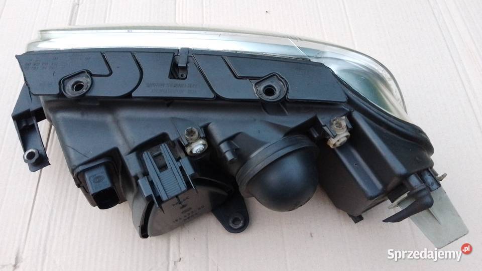 Reflektor lampa przód prawa VW Passat B5 FL osobowe Koszalin