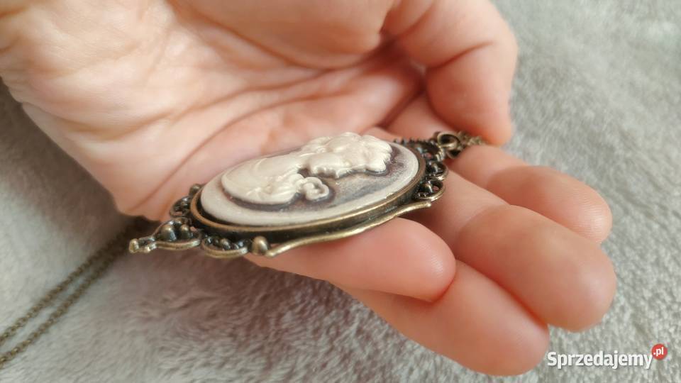 Wisior naszyjnik duży duża kamea z kobieta Naszyjniki Tarnowskie Góry