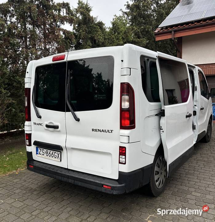 Renault Trafic III 16 diesel wersja long 9 osób elektryczne szyby