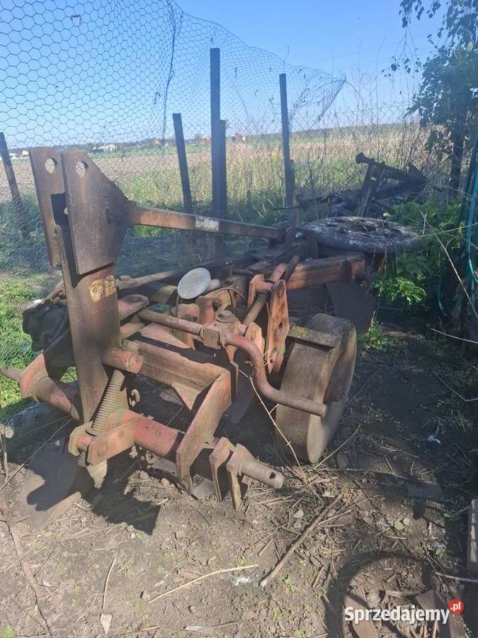 Pług 3 skibowy i inne maszyny nieuszkodzony Zbiersk