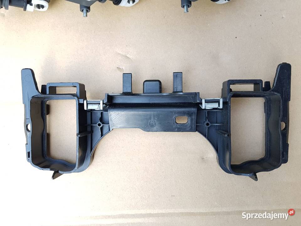 Mercedes W211 ramka plastik wlotów powietrza osobowe pomorskie Gdańsk
