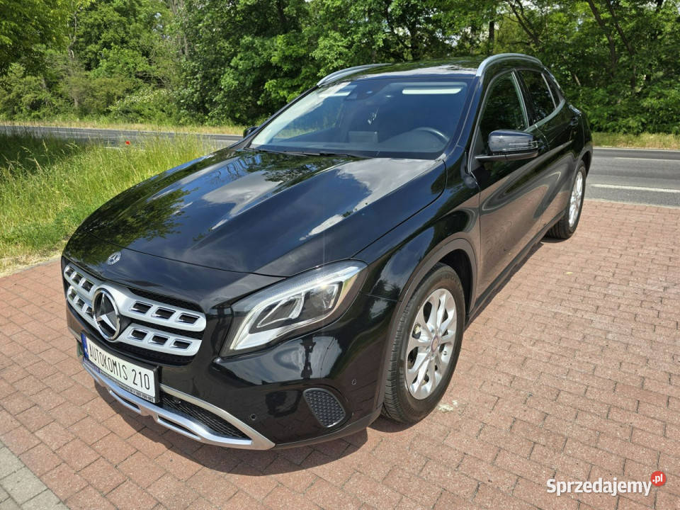 Mercedes GLA 200 Mercedes GLA 180 benzynka z relingi dachowe Mercedes-Benz Cielcza