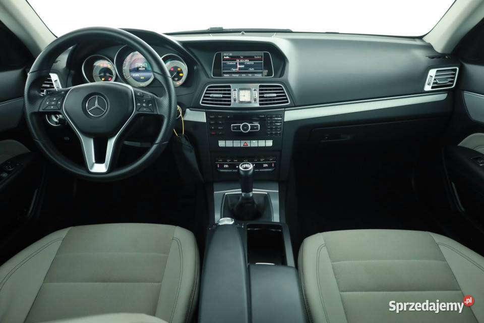 Mercedes E E 200 gniazdo USB