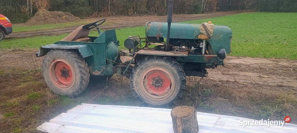 Traktorek 4x4 es Papaj ciapek