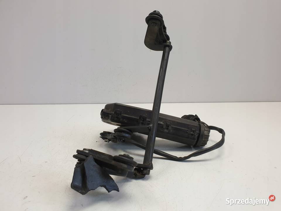 BMW E31 850 i SILNICZEK OTWIERANIA LAMPY 1383953 Janów sprzedam