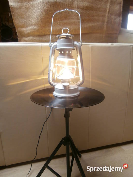 Lampa naftowa oryginalna metalowa zasilana z 230 Choroń