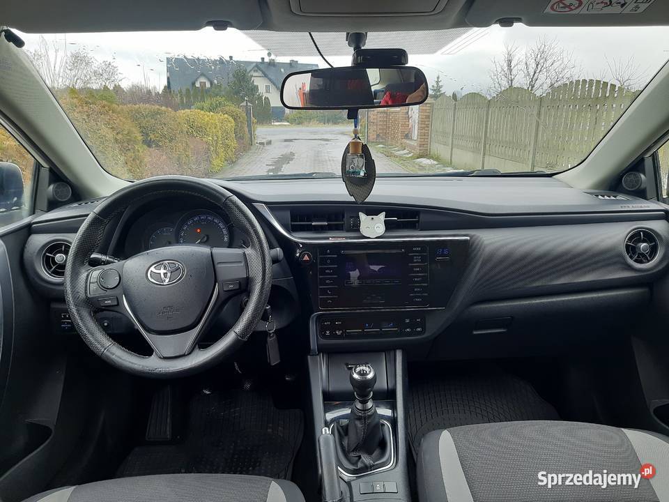 Toyota Auris 14 D4D 66 kW 90 2015 Łuszczów Drugi