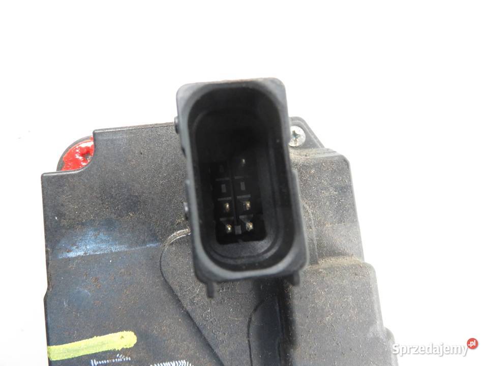 ZAMEK PRAWY TYLNY OPEL ASTRA III 13128116