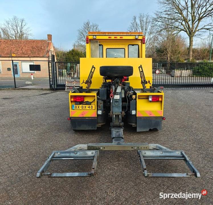 Laweta pomoc drogowa Okular Iveco Warszawa