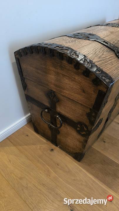 Stara oryginalna skrzynia XVIII wieczna