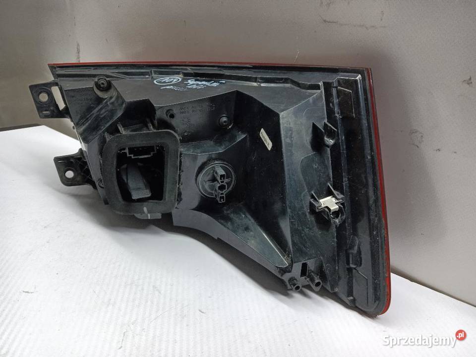LAMPA TYŁ TYLNA PRAWA SKODA SUPERB III 3V5945208