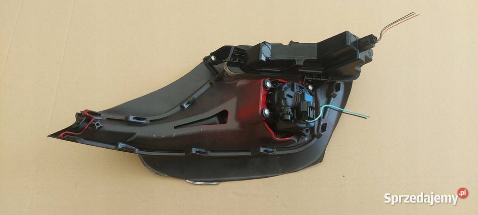 LED HALOGEN RAMKA PRAWY SUZUKI SWIFT MK8 2017 Międzychód