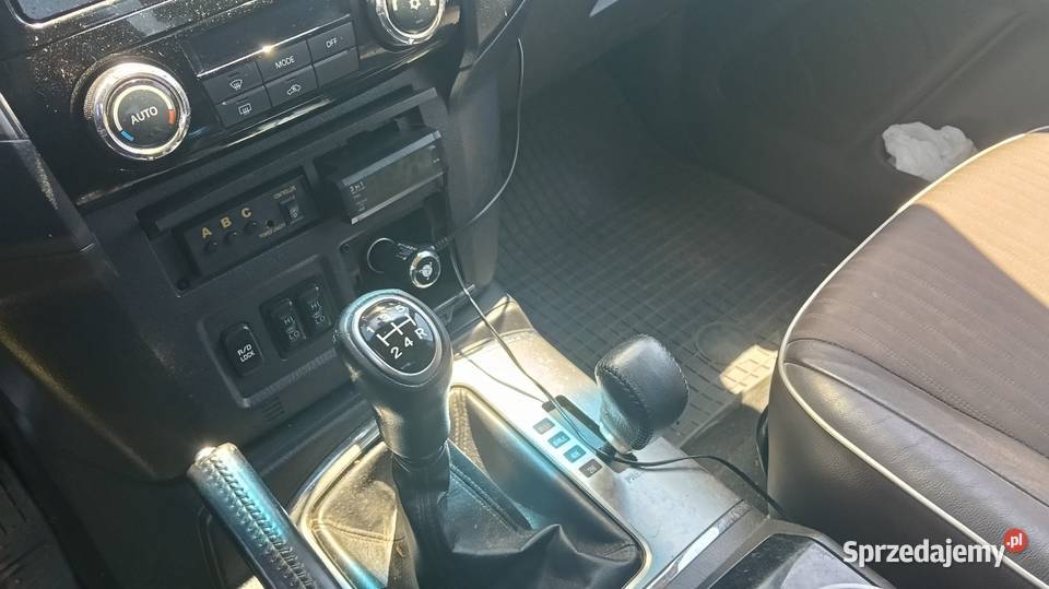 Mitsubishi Pajero 4 200 Pierściec