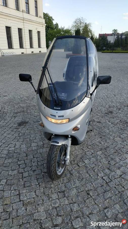 Benelli Adiva 125 dach kufer BMW C1 czterosuwowy