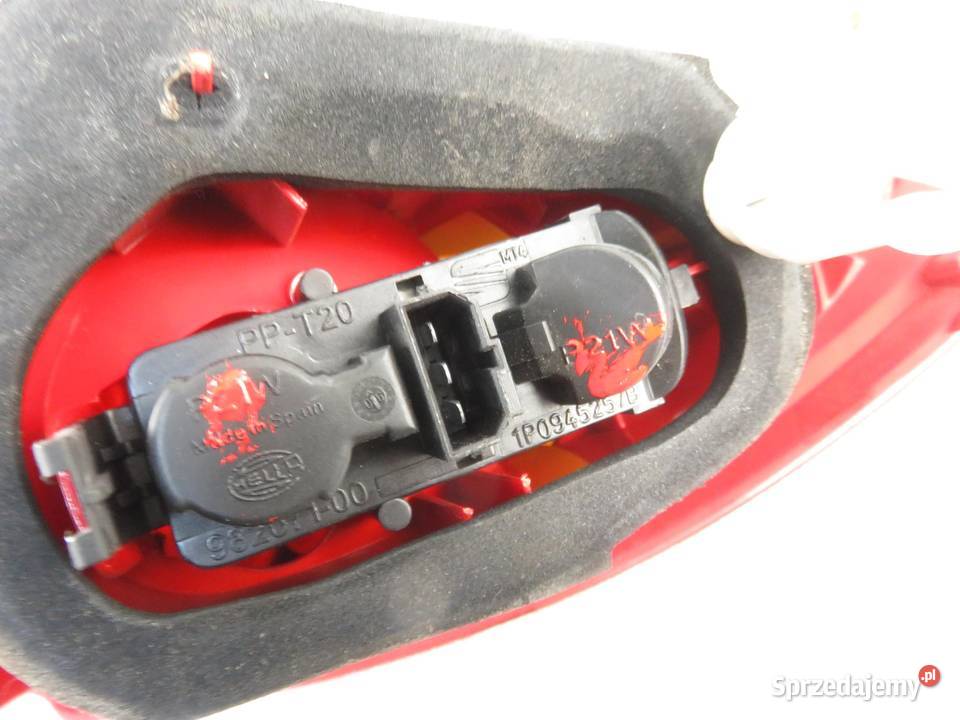 LAMPA PRAWA TYLNA SEAT LEON II 1P1