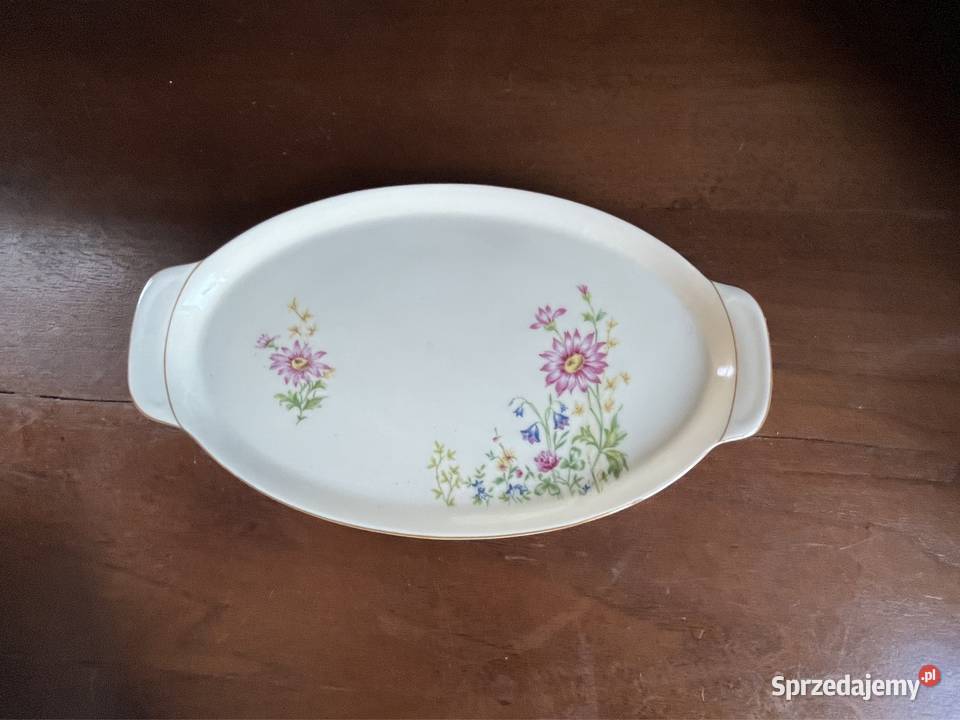 Paterka z kwitnącą gałązką wiśni na białej Gdańsk