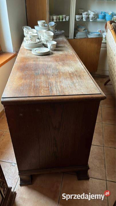 Komoda dębowa z pięknymi pasami rzeźb na pasach Gdańsk