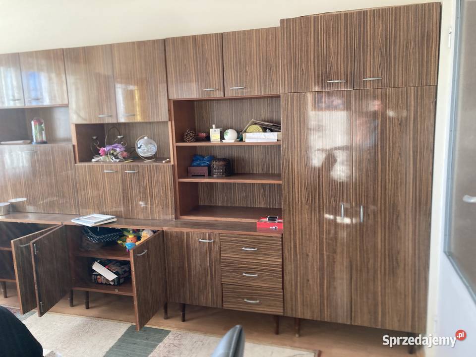 Meblościanka z czasów PRL Kętrzyn