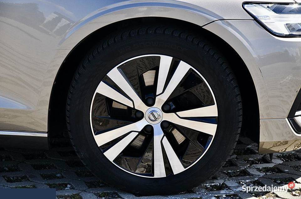 Volvo V60 B3 B Geartronic Momentum 163 2020r Goleniów